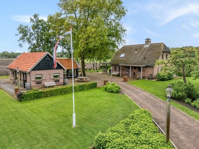 Rheezerveenseweg 10, Heemserveen