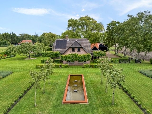 Rheezerveenseweg 10, Heemserveen