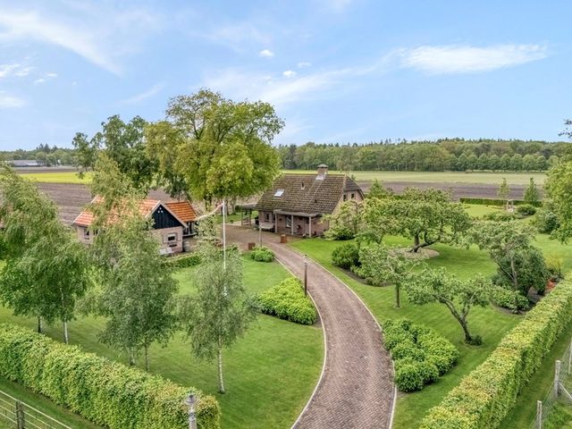 Rheezerveenseweg 10, Heemserveen