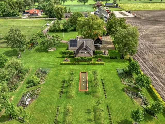 Rheezerveenseweg 10, Heemserveen