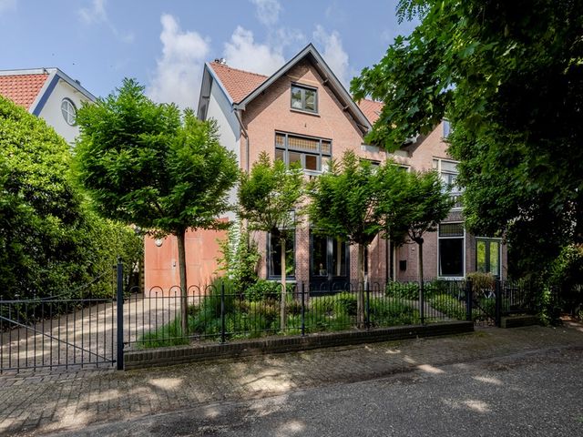 Spoorlaan 4, Bussum