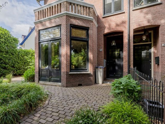 Spoorlaan 4, Bussum