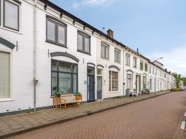 De Ruijterstraat 48, Leerdam