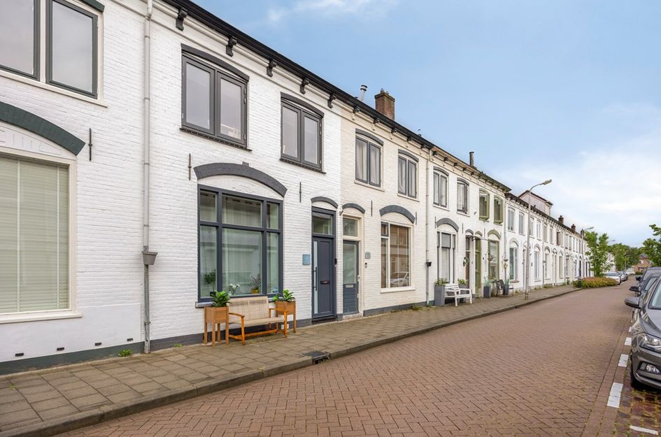 De Ruijterstraat 48