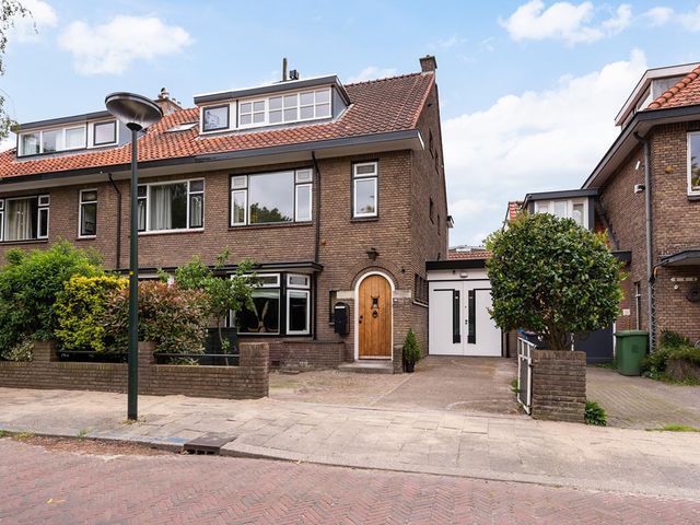 Hoekenburglaan 56, Voorburg