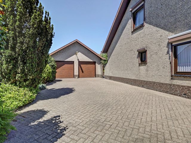 Wilgenstraat 12, St. Willebrord