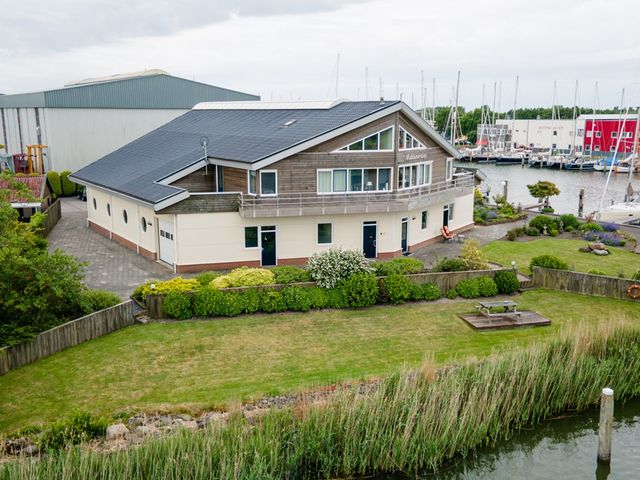 Strânwei 27, Makkum
