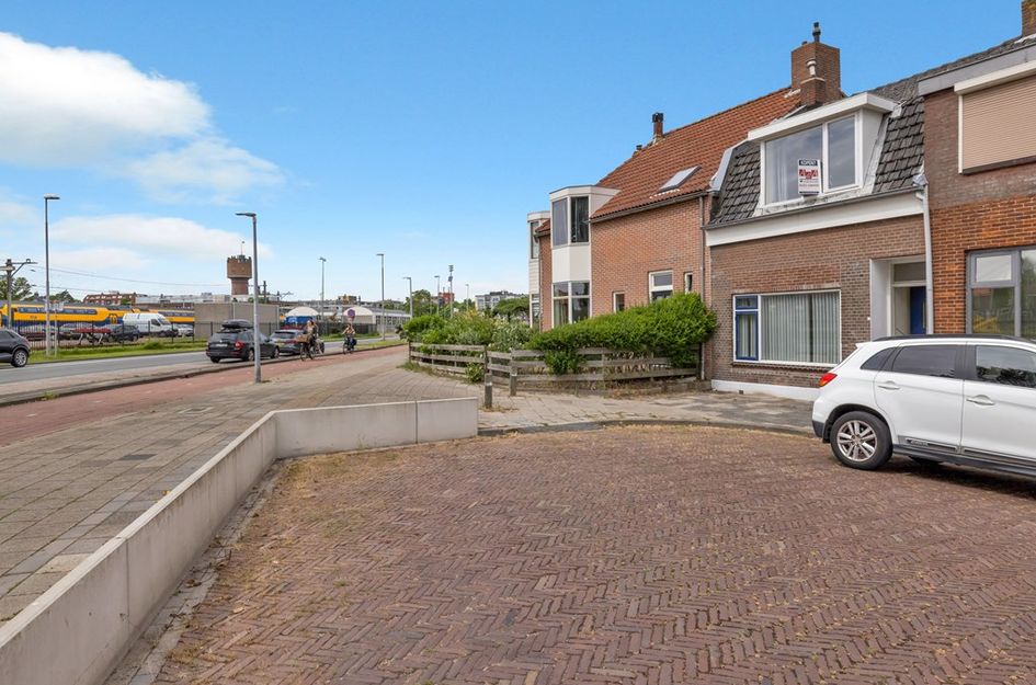 Parallelweg 77