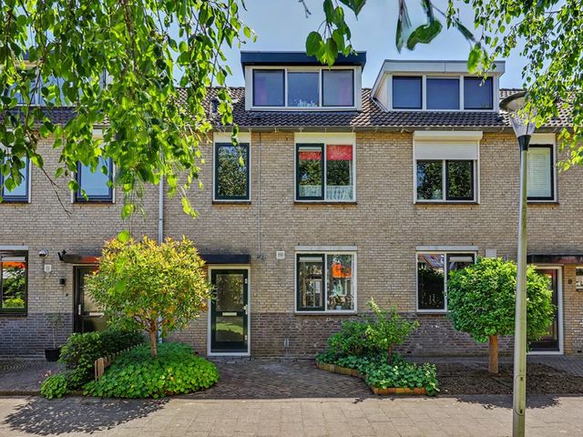 Lijster 7, Oud-Beijerland
