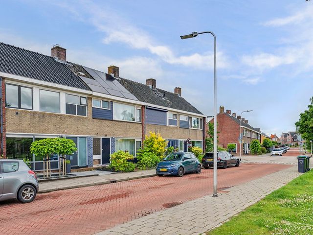 Zwaluwenlaan 30, Rhoon