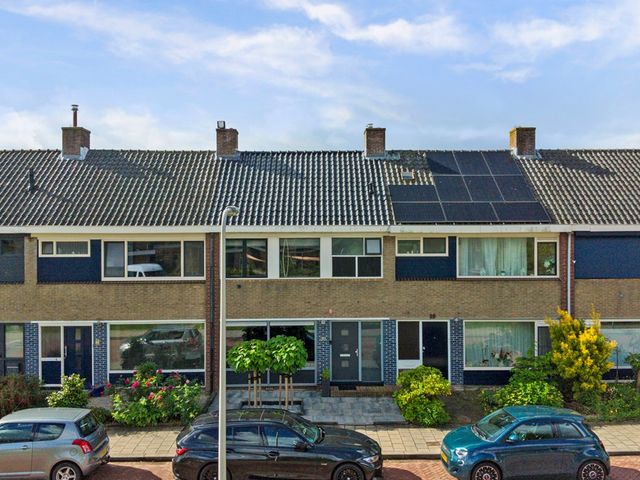 Zwaluwenlaan 30, Rhoon