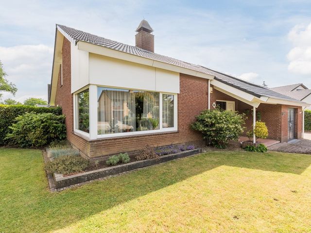 Julianalaan 65, Maasbracht
