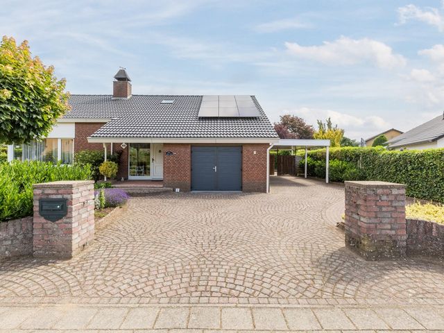 Julianalaan 65, Maasbracht