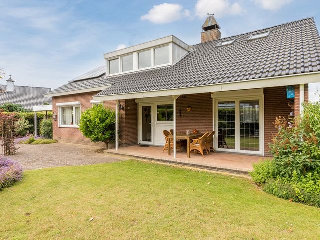 Julianalaan 65, Maasbracht