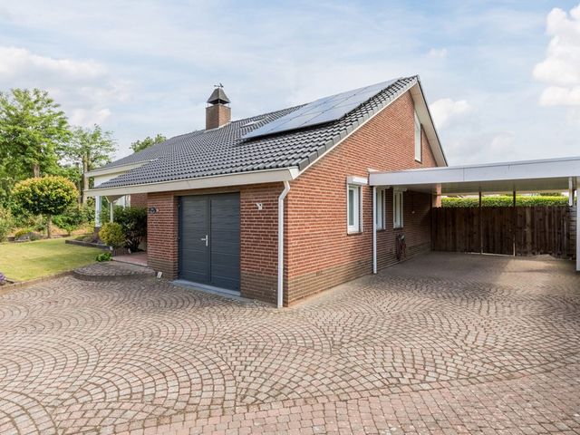 Julianalaan 65, Maasbracht