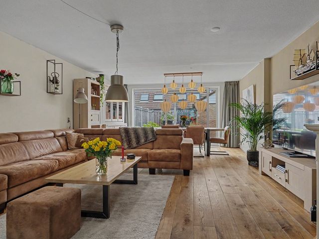 Bremstraat 6, Klaaswaal