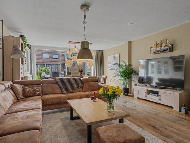 Bremstraat 6, Klaaswaal