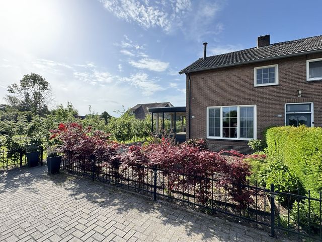 Eerbeekseweg 132, Loenen