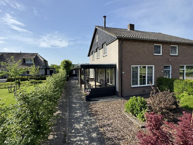 Eerbeekseweg 132, Loenen