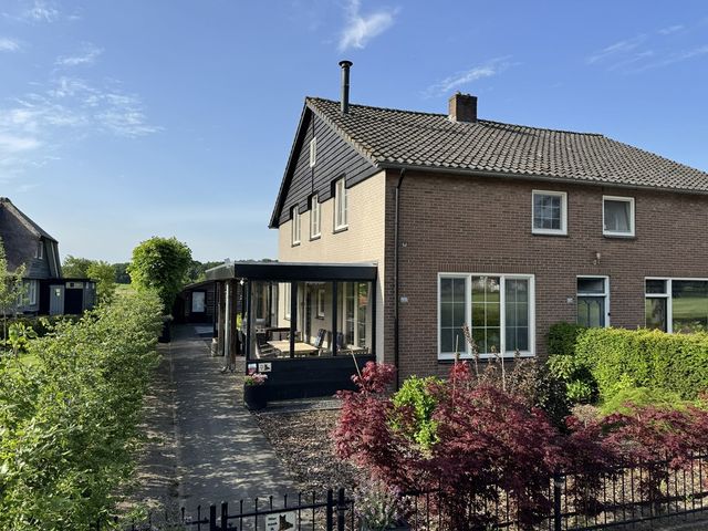 Eerbeekseweg 132, Loenen