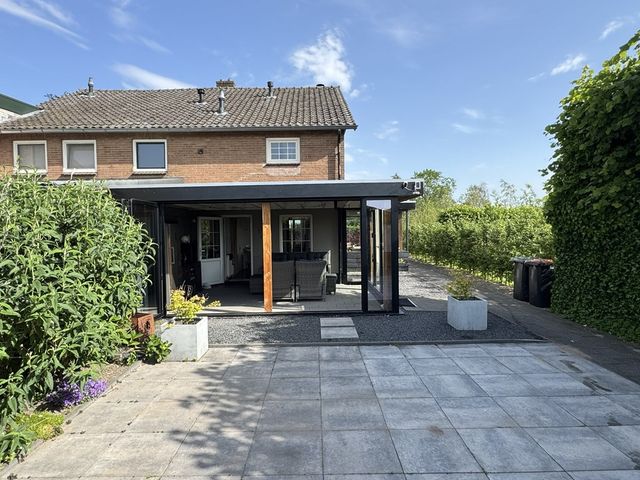 Eerbeekseweg 132, Loenen