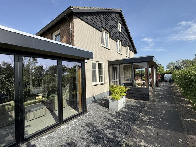 Eerbeekseweg 132, Loenen
