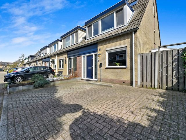 Hondsdraf 17, Maasland