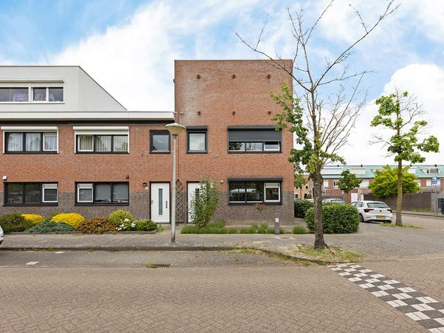 Reiskameraad 48, Eindhoven