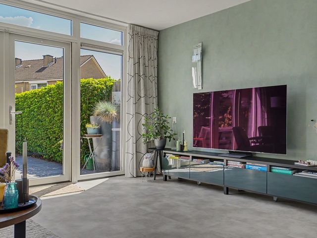 Plevierstraat 1, Strijen