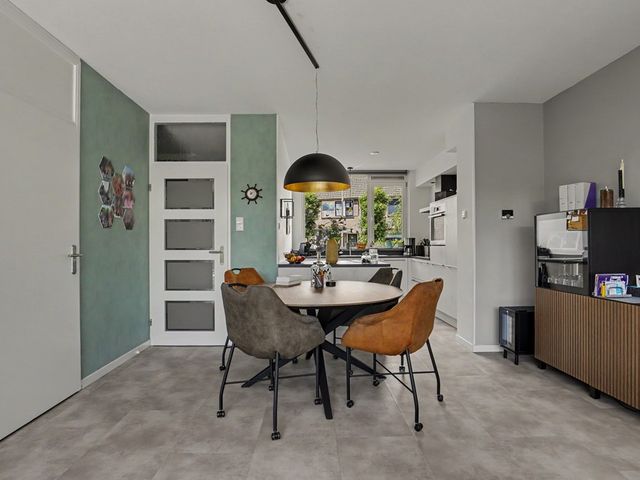 Plevierstraat 1, Strijen