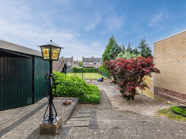 Jan Petersstraat 8, Roosteren