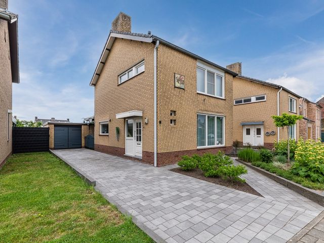 Jan Petersstraat 8, Roosteren
