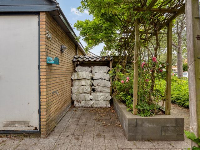 Sluisdeur 34, Grootebroek
