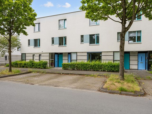 J.M. den Uylstraat 221, Groningen