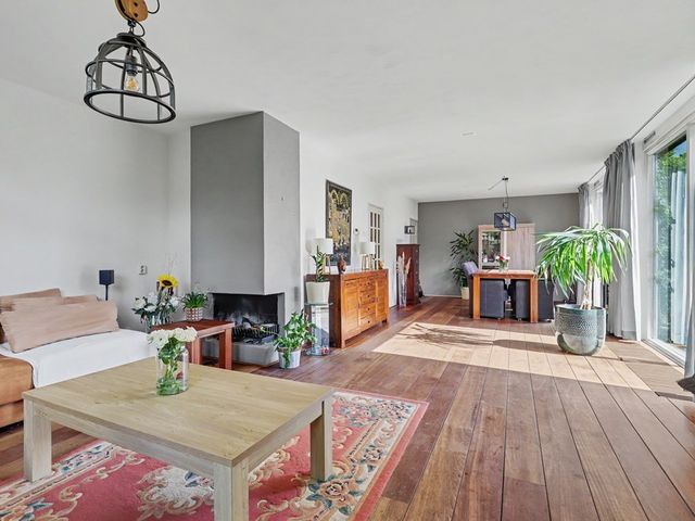 Lingekant 5, Ochten