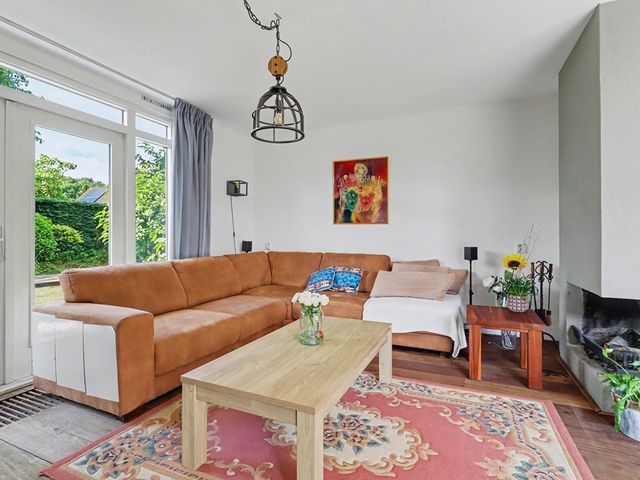 Lingekant 5, Ochten