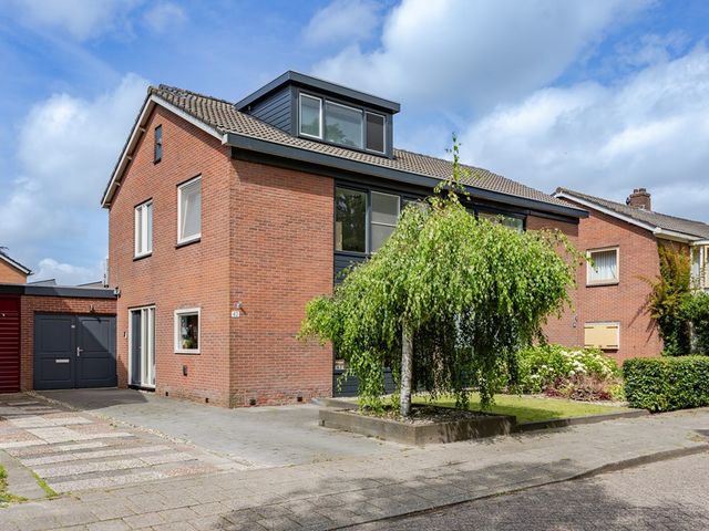 Beatrixstraat 42, Zwaag