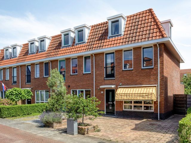 Zandberglaan 25, 's-Gravenhage