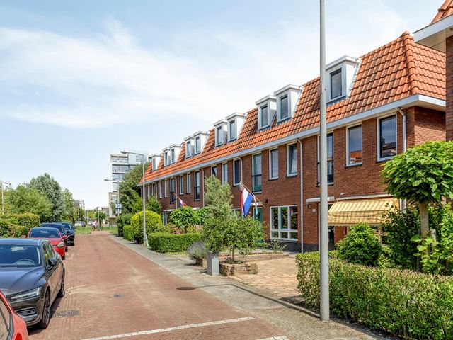 Zandberglaan 25, 's-Gravenhage