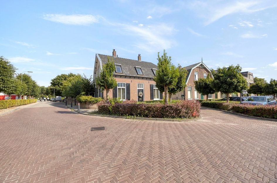 Dorpsstraat 38