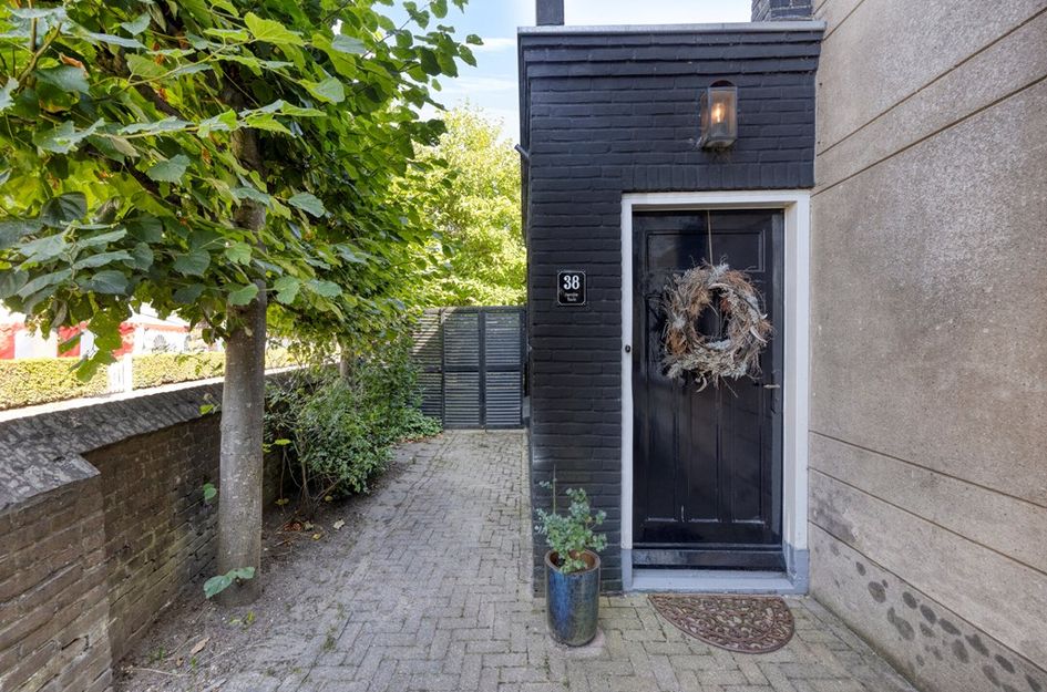Dorpsstraat 38