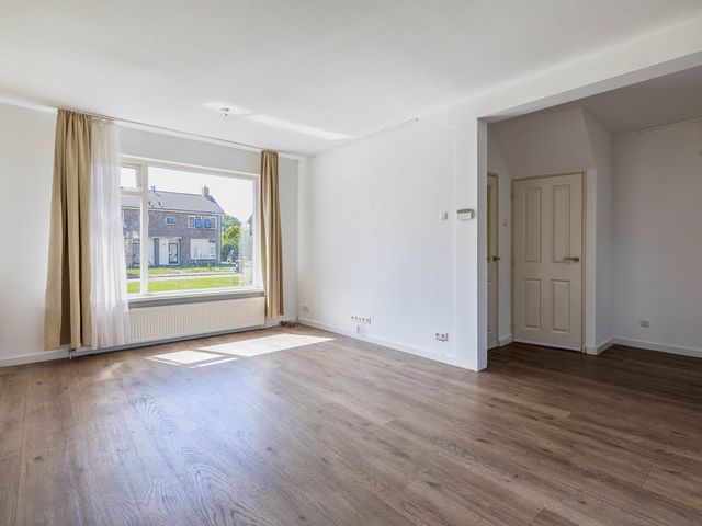 Burg van Wageningenlaan 11, Roden