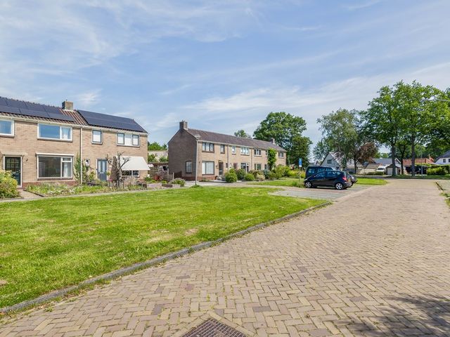 Burg van Wageningenlaan 11, Roden