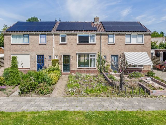 Burg van Wageningenlaan 11, Roden