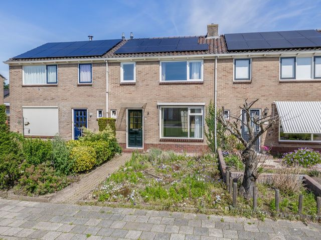 Burg van Wageningenlaan 11, Roden