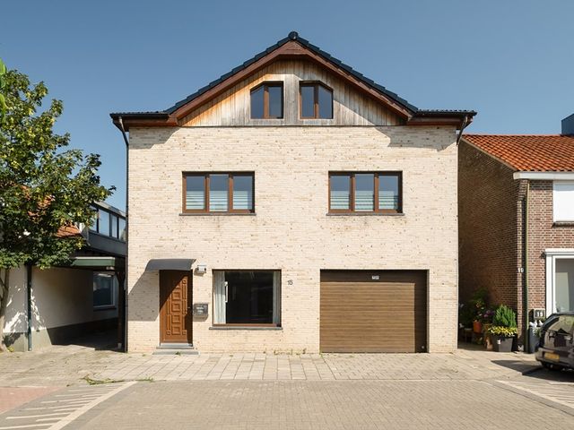 Resedastraat 15, Enschede
