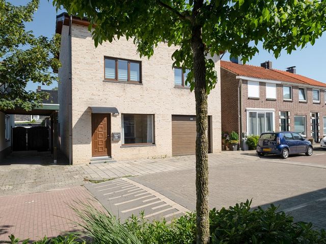 Resedastraat 15, Enschede