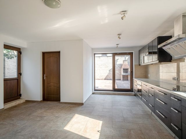 Resedastraat 15, Enschede