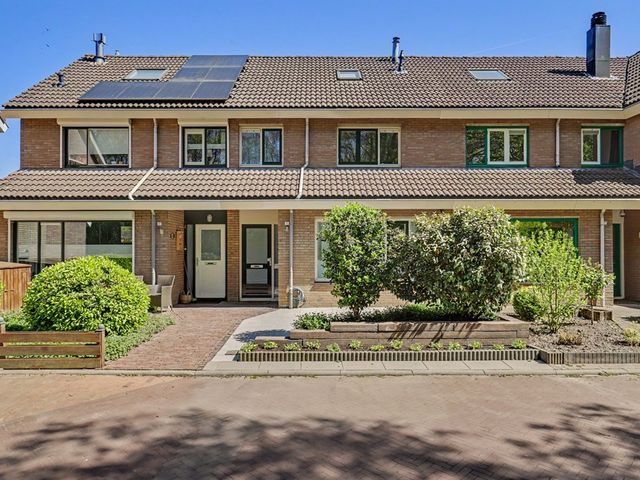 Zonnebloemlaan 15, 's-Gravendeel
