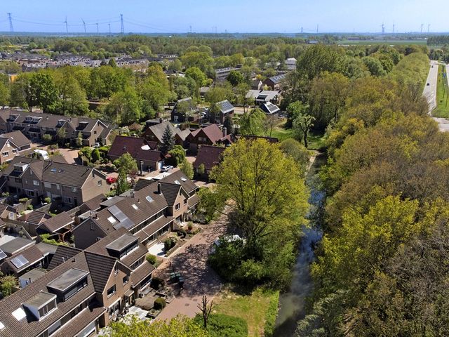 Zonnebloemlaan 15, 's-Gravendeel